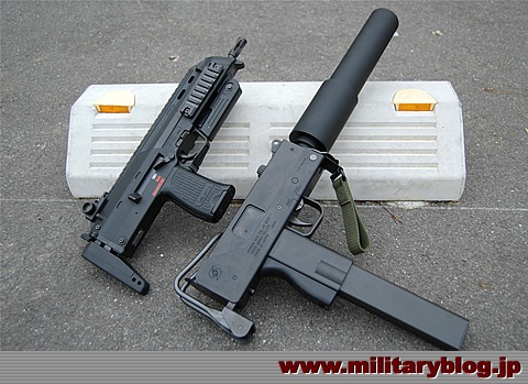 Gun 'enthusiasts' flock to gun stores to buy assault weapons ...