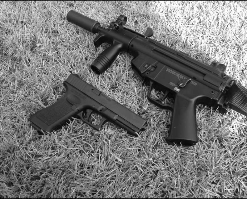 H&K MP5K w/ Glock17