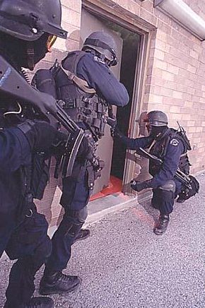 LA SWAT Knock.jpg