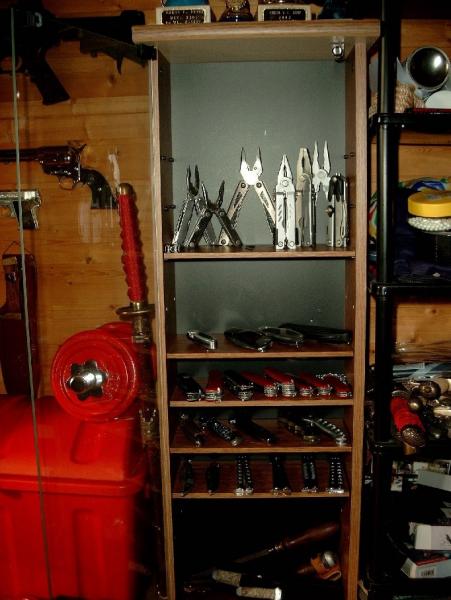 The knive closet