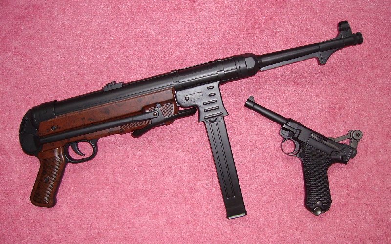 AGM MP40 & WE Luger